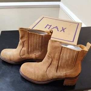 Max Rocket Dog Edward booties